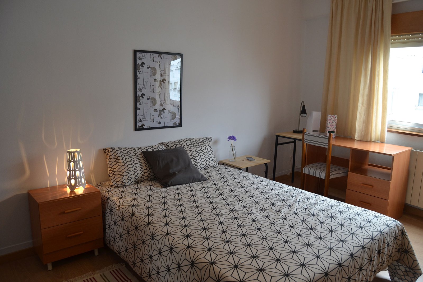 Habitación y escritorio proyecto convivir