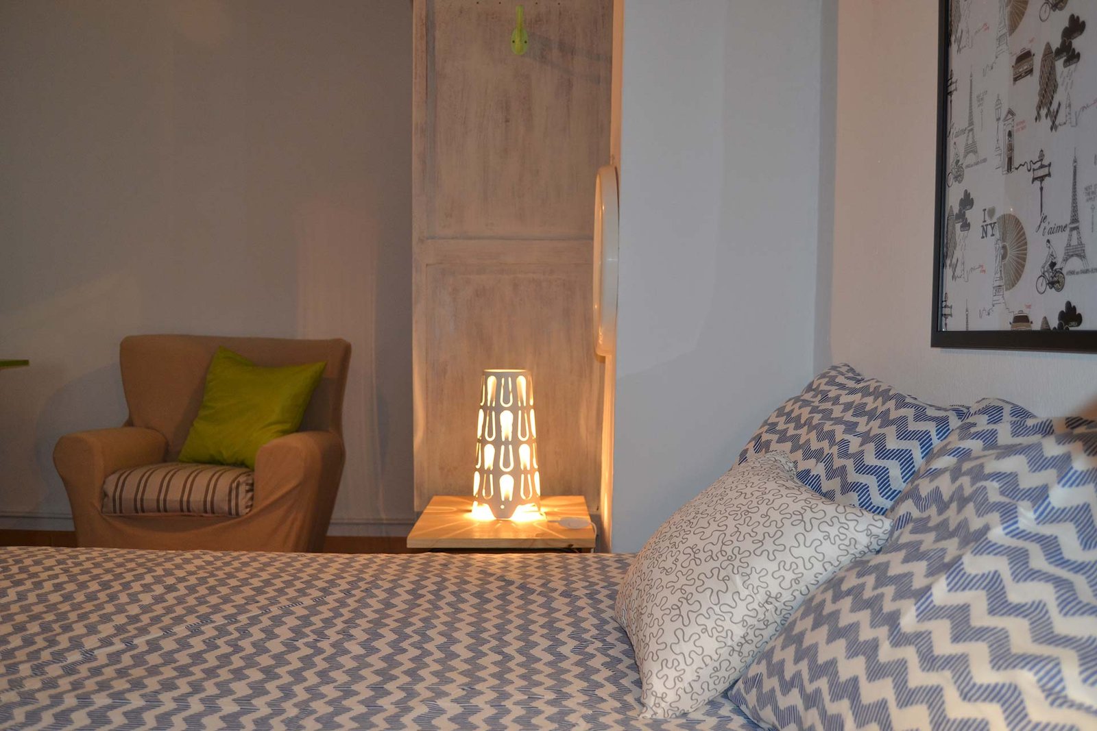 Detalle iluminación noche proyecto convivir